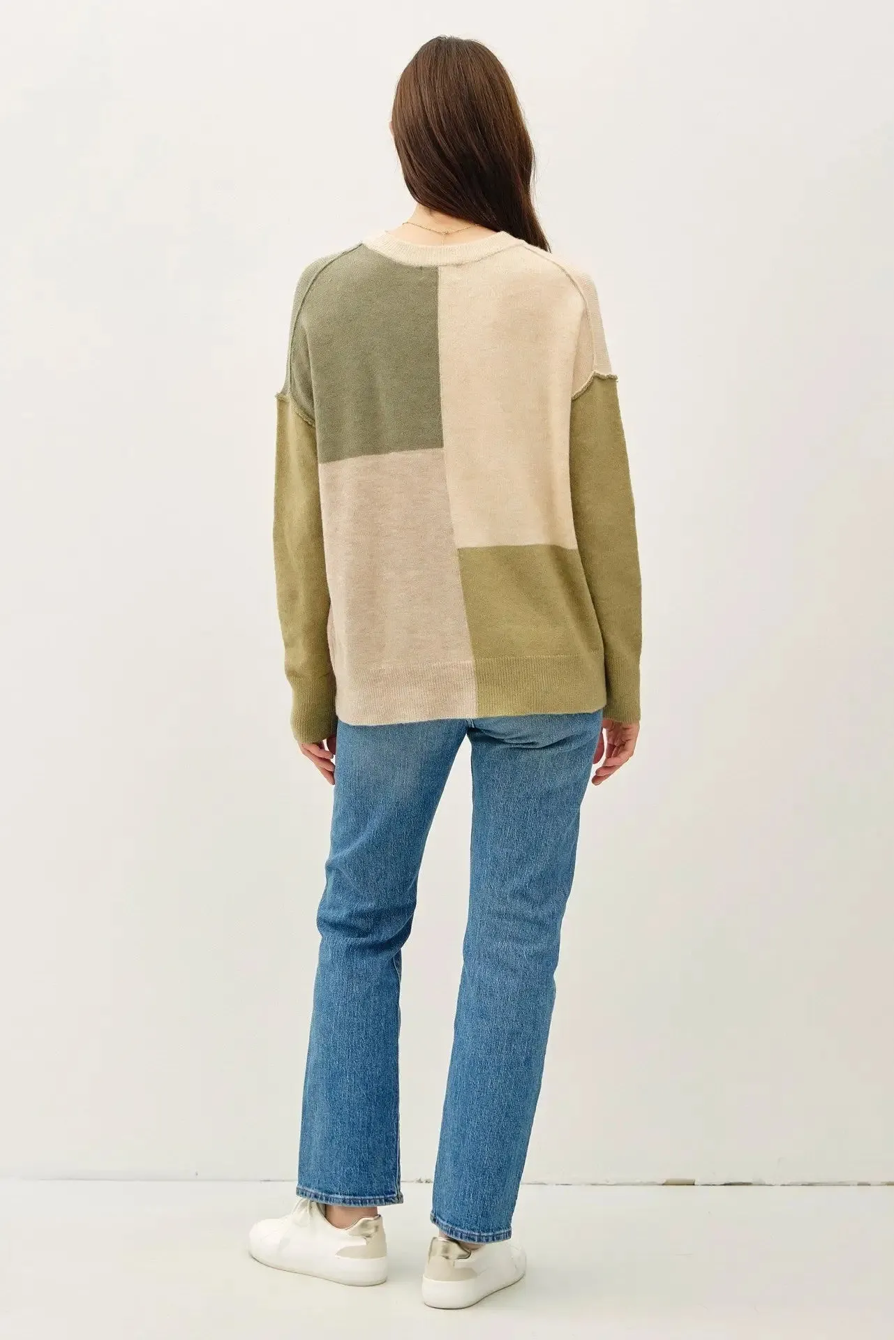 CREW NECK COLOR BLOCKED SWEATER